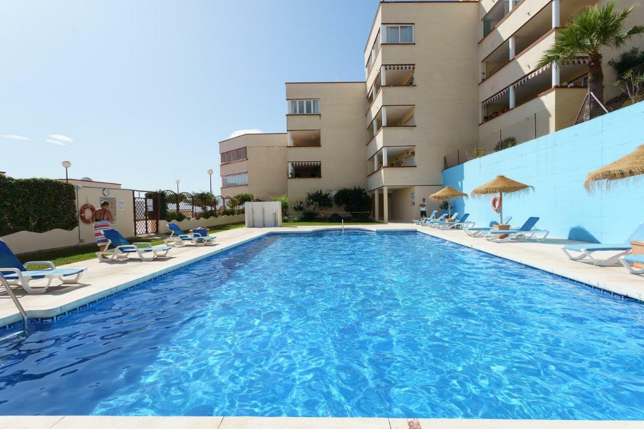 בנאלמדנה Spacious Beachfront Flat With Sea Views And Private Indoor Parking מראה חיצוני תמונה